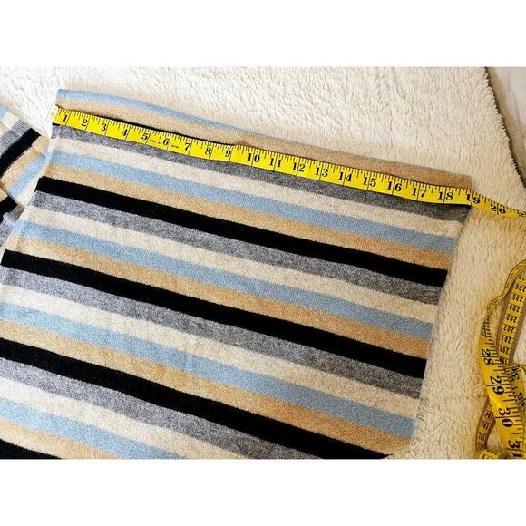 Subtle Luxury Cashmere 100% Harlow Multi Wear Wrap soft poncho Scarf. Warm. Cozy - Picture 6 of 7